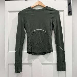 Lululemon running top